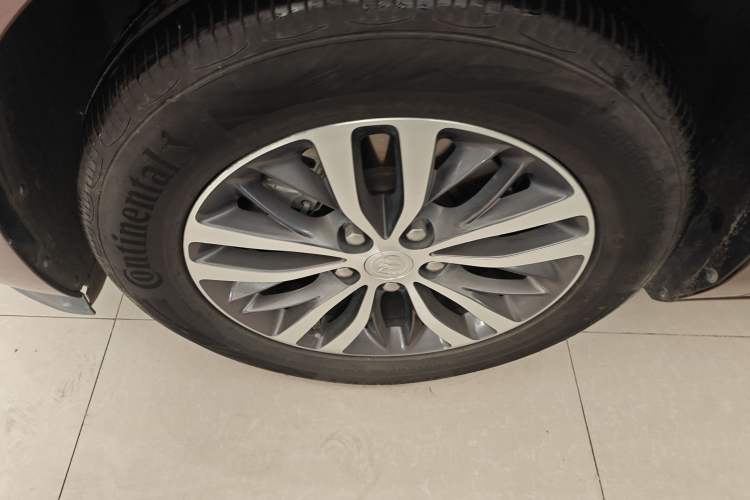Used Buick GL8 2022 ES Landtrek 653T Comfort Edition Exterior 4