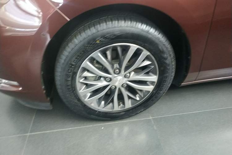 Used Buick GL8 2022 ES Landtrek 653T Luxury Edition Exterior 4