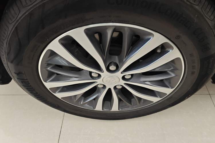 Used Buick GL8 2022 ES Landtrek 653T Comfort Edition Exterior 5