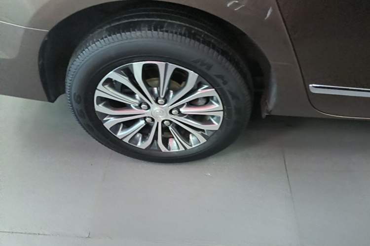 Used Buick GL8 2022 Land Business Class 652T Luxury Model Exterior 5