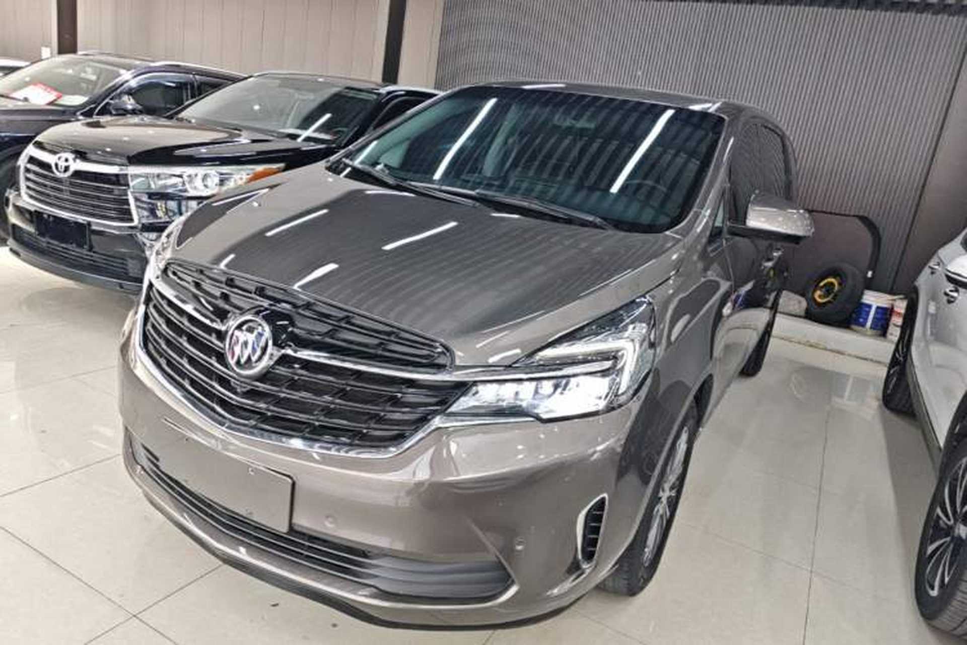 Used Buick GL8 2022 Land Executive Class 652T Prestige Model Front Left 45 Deg