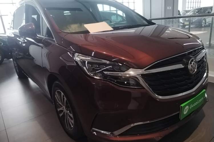 Used Buick GL8 2022 ES Landtrek 653T Comfort Edition Front Right 45 Deg