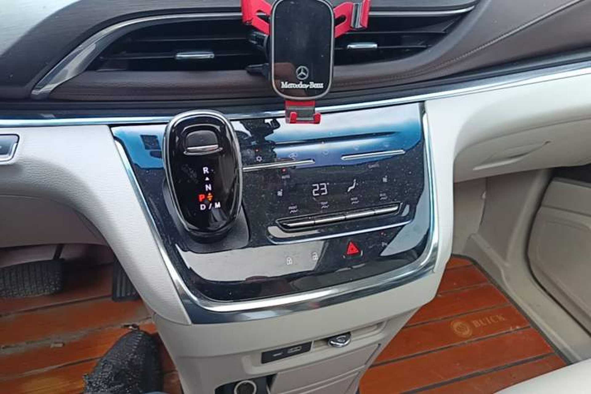 Used Buick GL8 2022 Land Business Class 652T Luxury Model Gear Lever