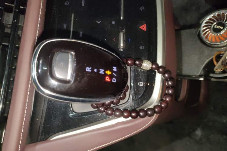 Used Buick GL8 2022 Facelift Avenir Aivia Six-Seat Deluxe Edition Gear Lever
