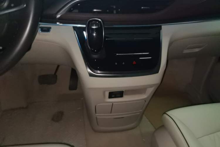 Used Buick GL8 2022 Land Business Class 652T Luxury Model Gear Lever