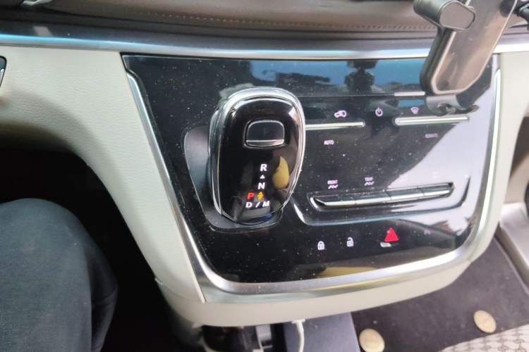 Used Buick GL8 2022 Land Business Class 652T Luxury Model Gear Lever