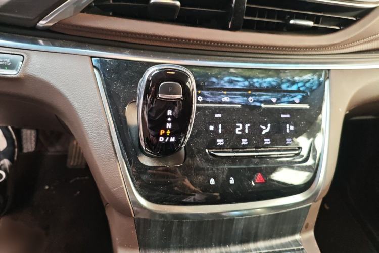 Used Buick GL8 2022 Land Business Class 652T Luxury Model Gear Lever