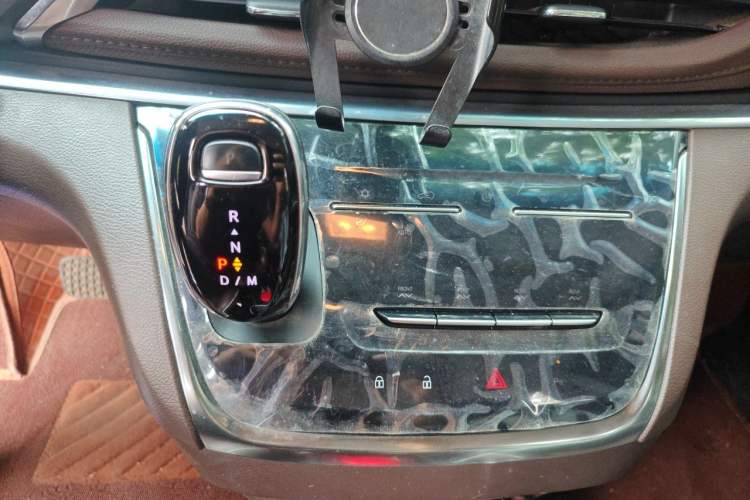 Used Buick GL8 2022 Land Business Class 652T Luxury Model Gear Lever