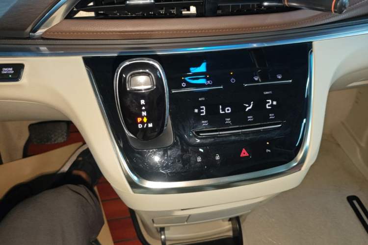 Used Buick GL8 2022 Land Business Class 652T Luxury Model Gear Lever