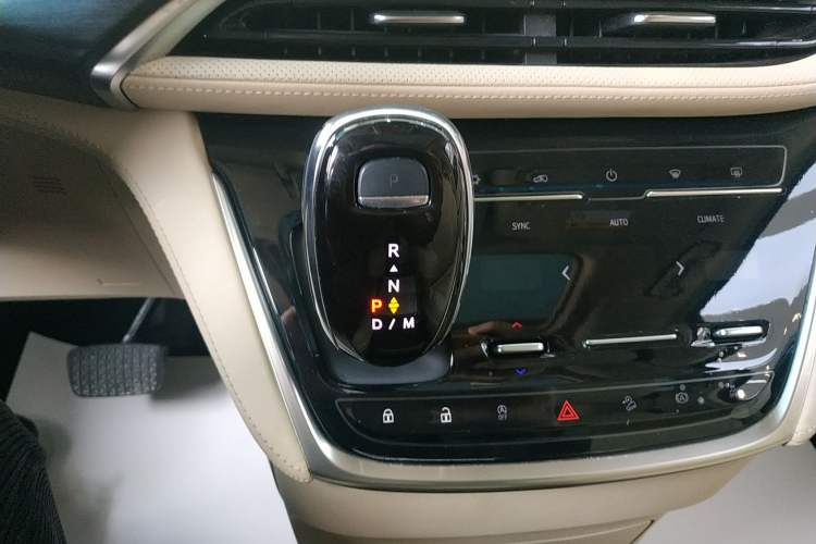 Used Buick GL8 2022 ES Landtrek 653T Luxury Edition Gear Lever