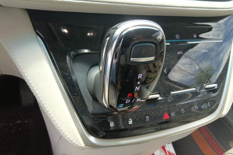 Used Buick GL8 2022 ES Landtrek 653T Comfort Edition Gear Lever