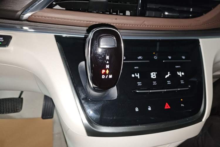 Used Buick GL8 2022 Land Business Class 652T Luxury Model Gear Lever