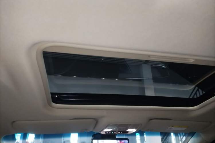 Used Buick GL8 2022 ES Landtrek 653T Luxury Edition Headliner