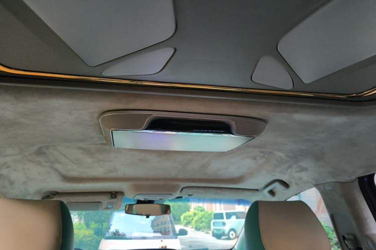 Used Buick GL8 2022 Land Cruiser Executive Class 652T Comfort Model Headliner