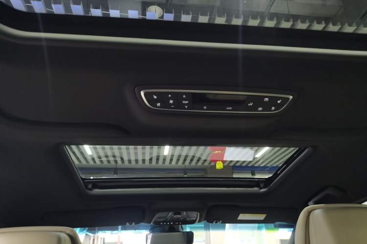 Used Buick GL8 2022 ES Land Cruiser 653T Luxury Model Headliner