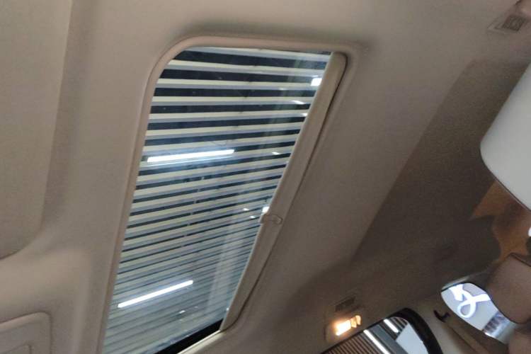 Used Buick GL8 2022 Land Business Class 652T Luxury Model Headliner