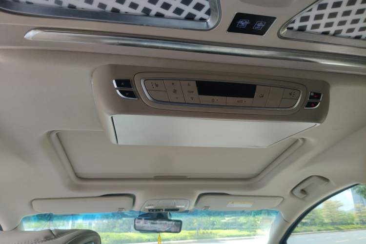 Used Buick GL8 2022 ES Landtrek 653T Luxury Edition Headliner