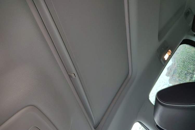 Used Buick GL8 2022 Land Business Class 652T Luxury Model Headliner