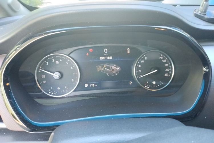 Used Buick GL8 2022 Land Cruiser Executive Class 652T Comfort Model Instrument Cluster
