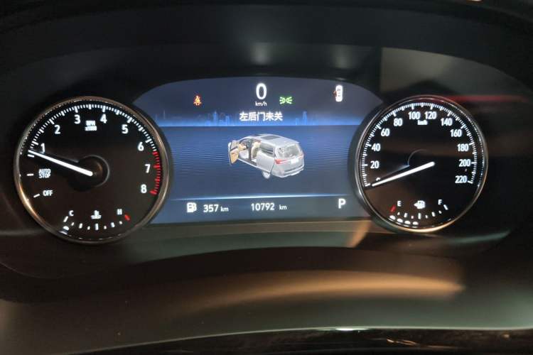 Used Buick GL8 2022 Land Cruiser Executive Class 652T Comfort Model Instrument Cluster