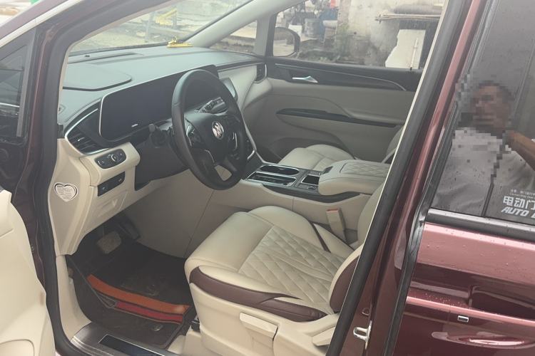 Used Buick GL8 2022 ES Landtrek 653T Comfort Edition Interior 1
