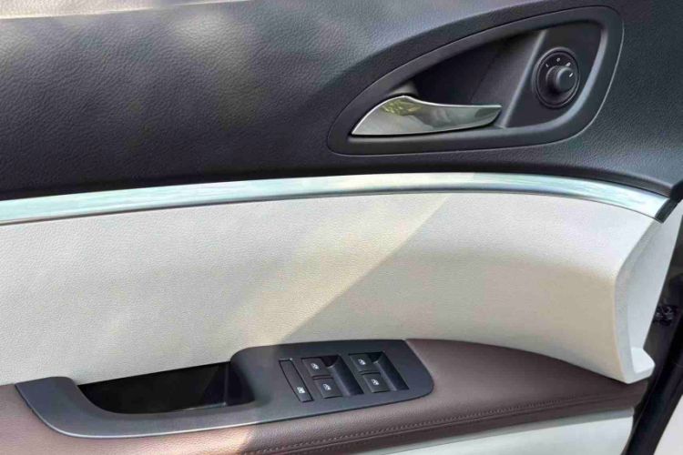 Used Buick GL8 2022 Land Cruiser Executive Class 652T Comfort Model Interior 10