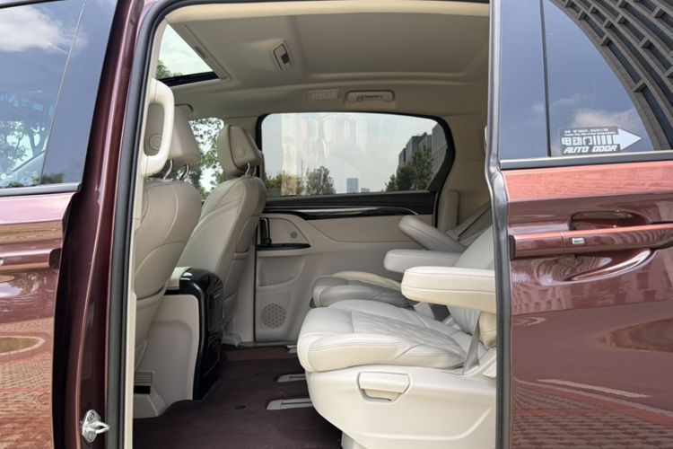 Used Buick GL8 2022 ES Landtrek 653T Comfort Edition Interior 11
