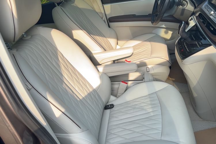 Used Buick GL8 2022 Land Business Class 652T Luxury Model Interior 2