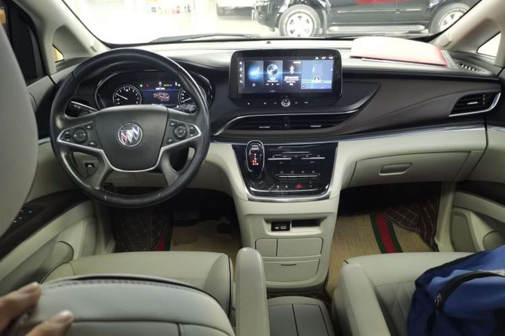 Used Buick GL8 2022 Land Business Class 652T Luxury Model Interior 2