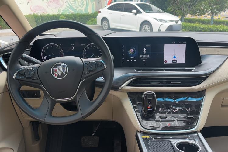 Used Buick GL8 2022 ES Landtrek 653T Luxury Edition Interior 2