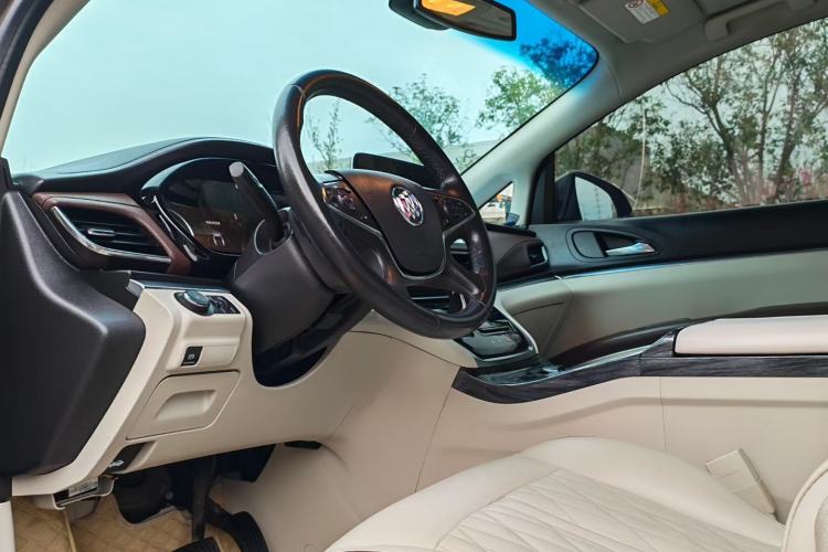 Used Buick GL8 2022 Land Business Class 652T Luxury Model Interior 2