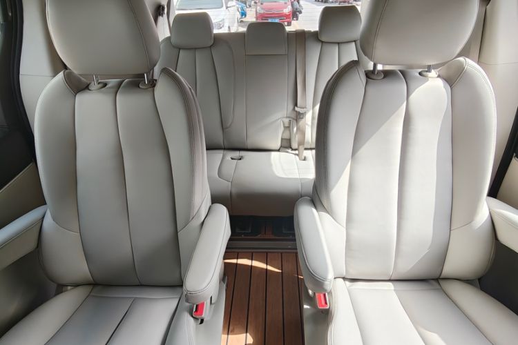 Used Buick GL8 2022 Land Cruiser Executive Class 652T Comfort Model Interior 3