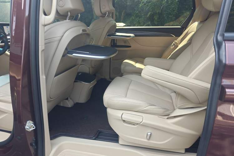 Used Buick GL8 2022 ES Landtrek 653T Luxury Edition Interior 3