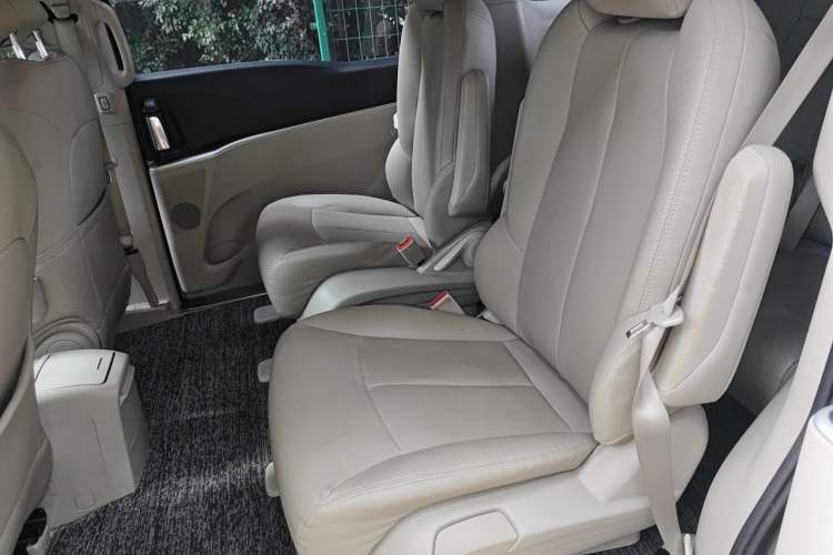 Used Buick GL8 2022 Land Cruiser Executive Class 652T Comfort Model Interior 4