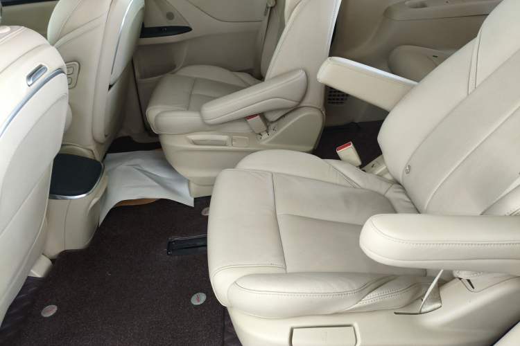 Used Buick GL8 2022 ES Landtrek 653T Luxury Edition Interior 4