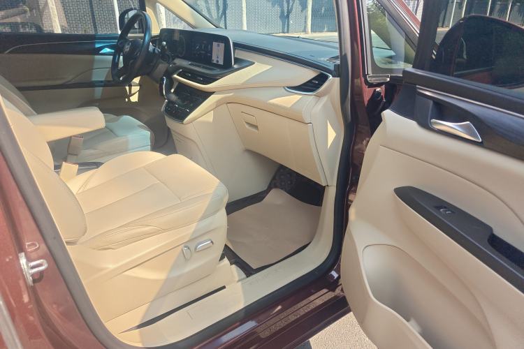 Used Buick GL8 2022 ES Landtrek 653T Luxury Edition Interior 5