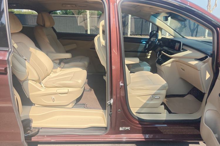 Used Buick GL8 2022 ES Landtrek 653T Luxury Edition Interior 6