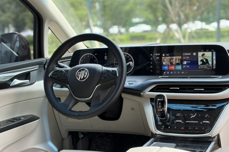 Used Buick GL8 2022 ES Landtrek 653T Comfort Edition Interior 7