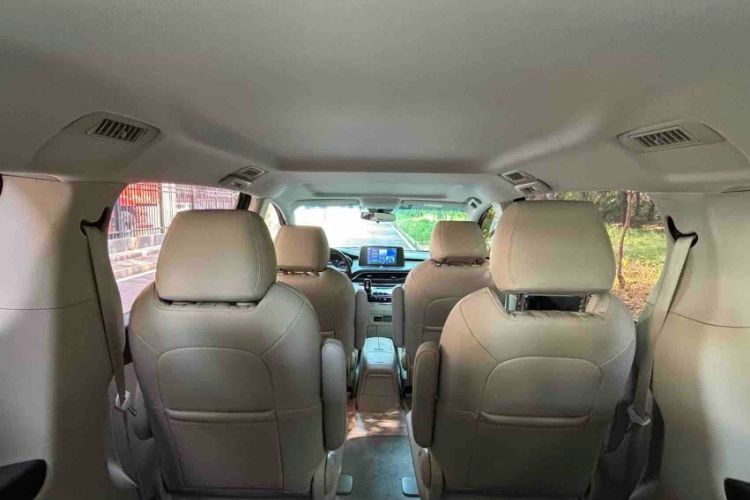 Used Buick GL8 2022 Land Cruiser Executive Class 652T Comfort Model Interior 8