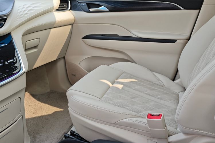 Used Buick GL8 2022 Avenir Aivia Six-Seat Deluxe Edition Interior 9
