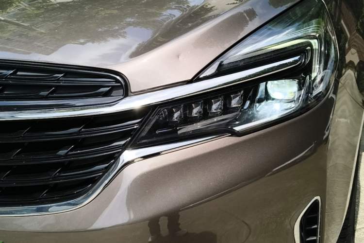 Used Buick GL8 2022 Land Business Class 652T Luxury Model Left Front Headlight