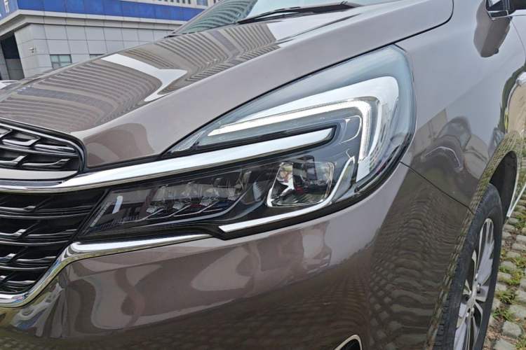 Used Buick GL8 2022 Land Business Class 652T Luxury Model Left Front Headlight