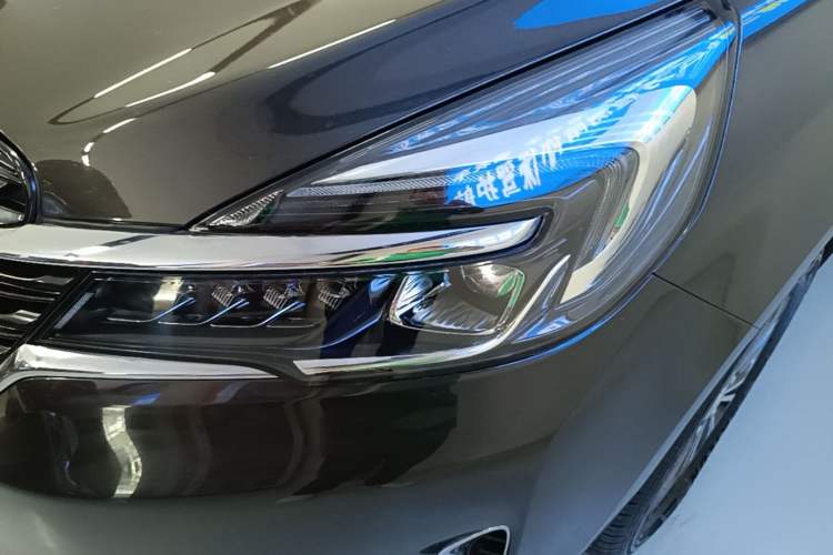 Used Buick GL8 2022 Land Business Class 652T Luxury Model Left Front Headlight