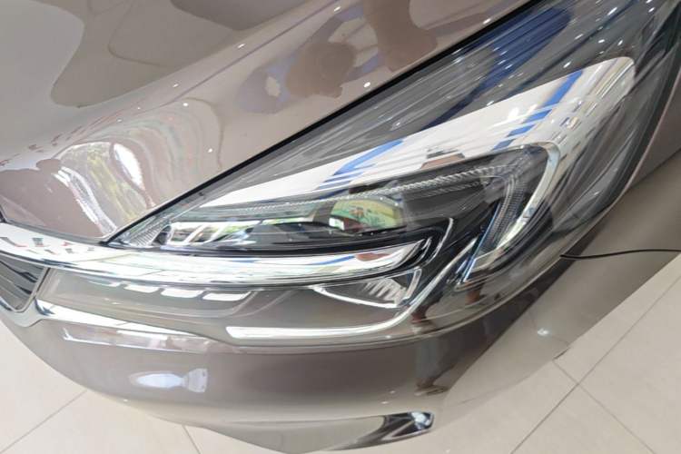 Used Buick GL8 2022 Land Business Class 652T Luxury Model Left Front Headlight