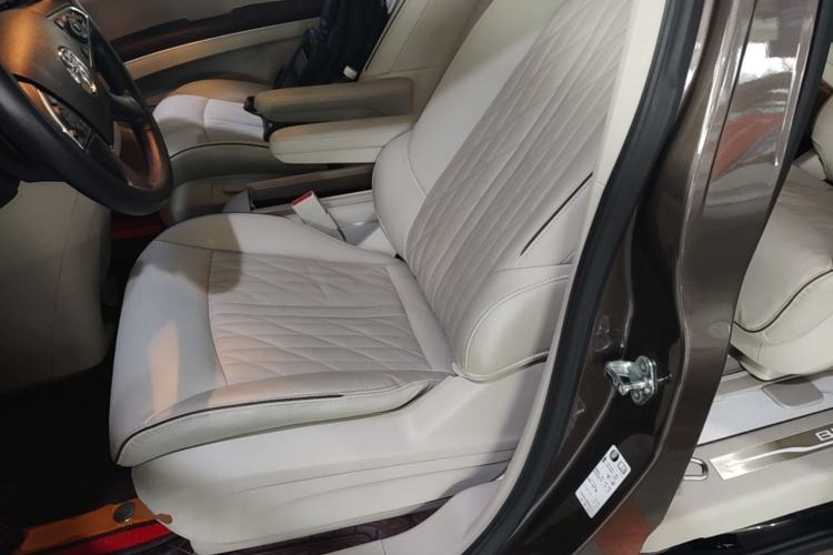 Used Buick GL8 2022 Land Executive Class 652T Prestige Model Left Front Seat