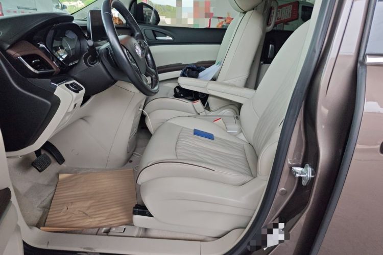 Used Buick GL8 2022 Land Business Class 652T Luxury Model Left Front Seat