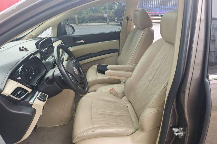 Used Buick GL8 2022 Land Cruiser Executive Class 652T Smart Luxury Model Left Front Seat