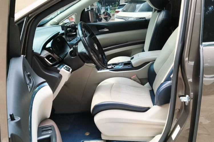 Used Buick GL8 2022 Land Business Class 652T Luxury Model Left Front Seat