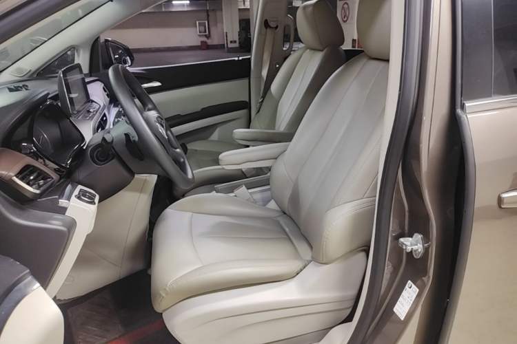 Used Buick GL8 2022 Land Cruiser Executive Class 652T Comfort Model Left Front Seat