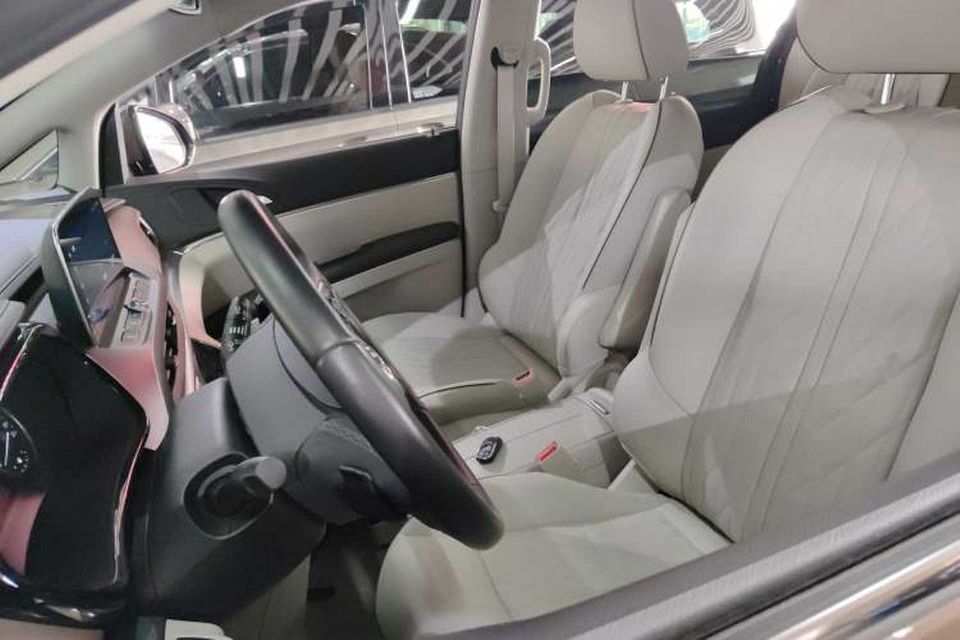 Used Buick GL8 2022 Land Business Class 652T Luxury Model Left Front Seat